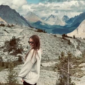 Meet your Posher, Abbey